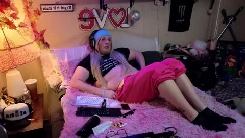 Blakely Morningstar   online show from 5, 2, 2025