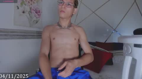 Snapshot of blaze_lm chatting on 4, 11, 2025 blaze_lm online show from 4, 11, 2025