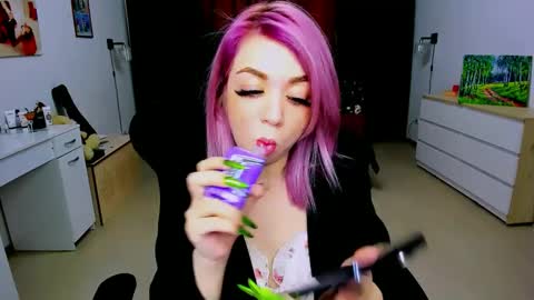 Nicole online show from 24, 12, 2024