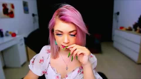 Nicole online show from 15, 1, 2025