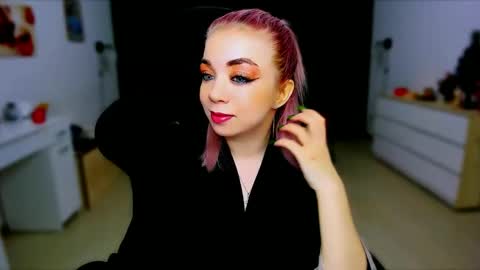 Nicole online show from 17, 1, 2025