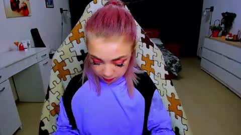 Nicole online show from 28, 1, 2025