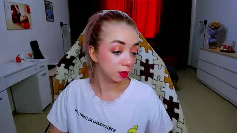 Nicole online show from 8, 2, 2025