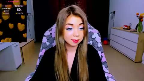 Nicole online show from 11, 3, 2025