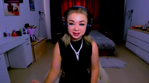 Nicole online show from 10, 9, 2025