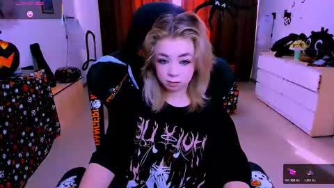 Nicole online show from 27, 10, 2025