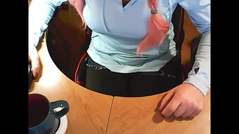 Kandyts online show from 1, 1, 2025