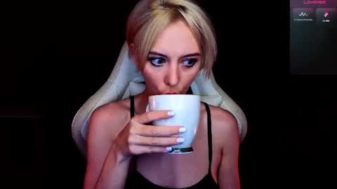 Snapshot of blond_ice_ann chatting on 12, 7, 2026 blond_ice_ann online show from 12, 7, 2026
