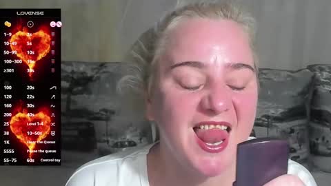 blond_ledi online show from 8, 2, 2025
