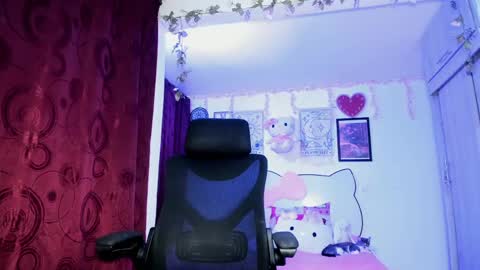 Snapshot of blonde_and_bigcock chatting on 27, 4, 2026 Blonde and Sam online show from 27, 4, 2026
