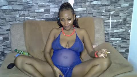 Snapshot of blonde_creamy chatting on 20, 6, 2026 blonde_creamy online show from 20, 6, 2026