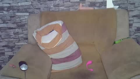 Snapshot of blonde_creamy chatting on 7, 7, 2026 blonde_creamy online show from 7, 7, 2026
