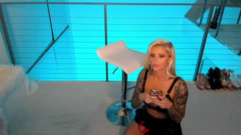 Blonde Rider online show from 3, 1, 2025