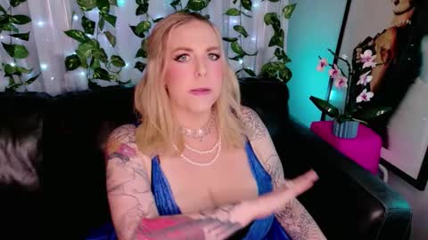 Snapshot of blondejj chatting on 23, 11, 2025 JJ online show from 23, 11, 2025