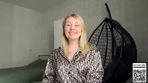 blondie_xoxoxo online show from 3, 4, 2026