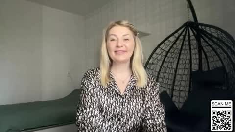 blondie_xoxoxo online show from 5, 4, 2026