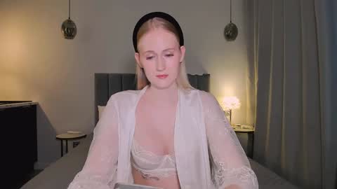 Snapshot of blondiemermaid chatting on 13, 12, 2024 Mia online show from 13, 12, 2024