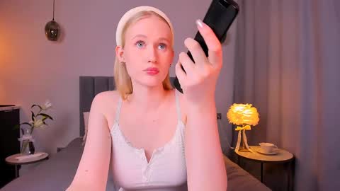 Snapshot of blondiemermaid chatting on 7, 1, 2025 Mia online show from 7, 1, 2025