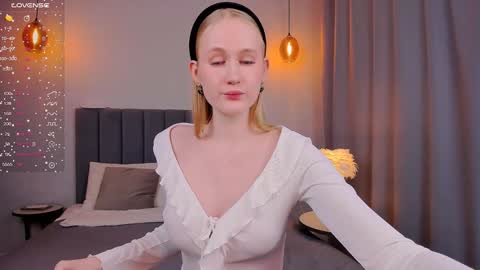 Snapshot of blondiemermaid chatting on 5, 2, 2025 Mia online show from 5, 2, 2025