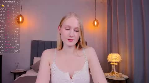 Snapshot of blondiemermaid chatting on 9, 2, 2025 Mia online show from 9, 2, 2025