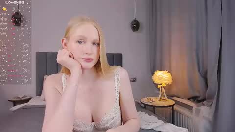 Snapshot of blondiemermaid chatting on 22, 2, 2025 Mia online show from 22, 2, 2025