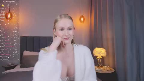 Snapshot of blondiemermaid chatting on 25, 2, 2025 Mia online show from 25, 2, 2025