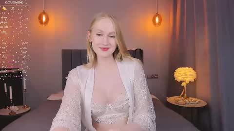 Snapshot of blondiemermaid chatting on 6, 3, 2025 Mia online show from 6, 3, 2025