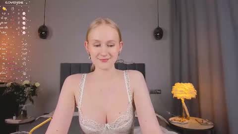 Snapshot of blondiemermaid chatting on 12, 3, 2025 Mia online show from 12, 3, 2025