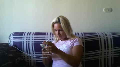 Snapshot of blondiepam23 chatting on 23, 12, 2024 BlondiePam online show from 23, 12, 2024