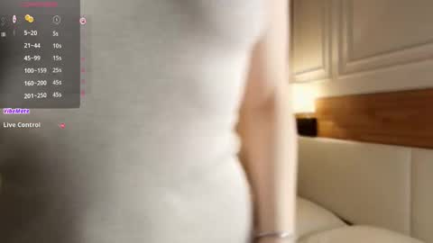 blondoll online show from 8, 4, 2026