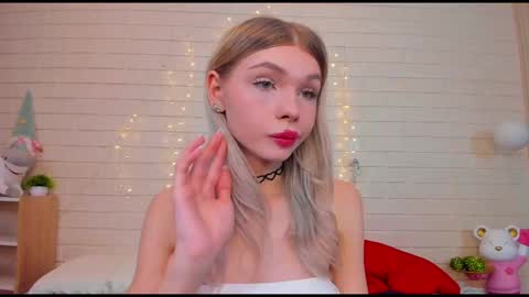 Snapshot of blondy_fina chatting on 3, 2, 2026 blondy_fina online show from 3, 2, 2026