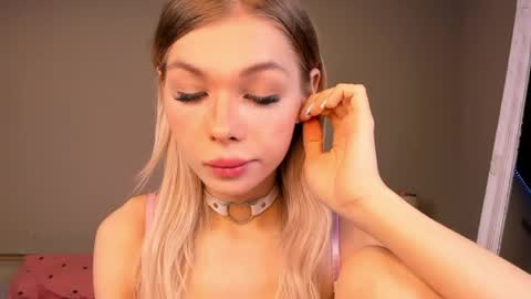 Snapshot of blondy_fina chatting on 12, 5, 2026 blondy_fina online show from 12, 5, 2026