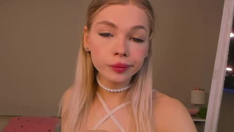 Snapshot of blondy_fina chatting on 13, 5, 2026 blondy_fina online show from 13, 5, 2026