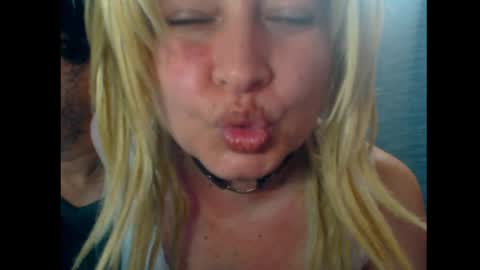 Snapshot of blontsex chatting on 26, 4, 2026 Blontsex online show from 26, 4, 2026