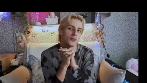 Snapshot of bloodyblondiee chatting on 8, 8, 2026 Bloody Blondie online show from 8, 8, 2026