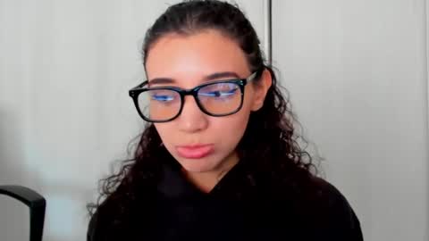 Snapshot of blooming_bella chatting on 2, 8, 2026 Bella online show from 2, 8, 2026