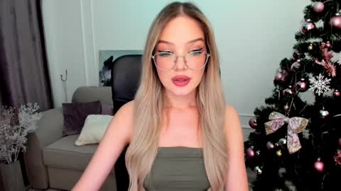 Sophia online show from 10, 1, 2025