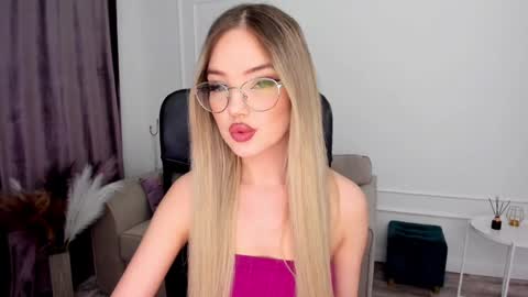 Sophia online show from 17, 1, 2025