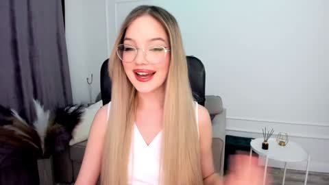 Sophia online show from 19, 1, 2025