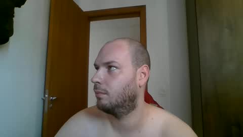 Snapshot of bluec2c chatting on 17, 12, 2024 Blue online show from 17, 12, 2024