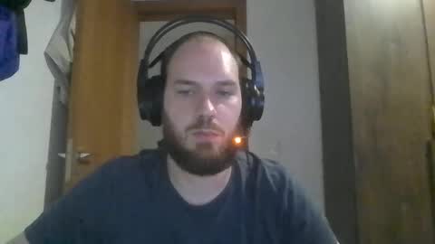 Snapshot of bluec2c chatting on 28, 2, 2025 Blue online show from 28, 2, 2025