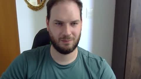 Snapshot of bluec2c chatting on 25, 11, 2025 Blue online show from 25, 11, 2025