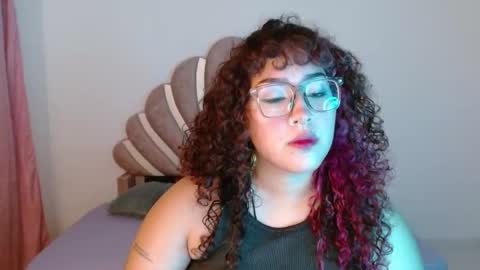 Snapshot of blueevelvet chatting on 29, 9, 2025 Bluee online show from 29, 9, 2025