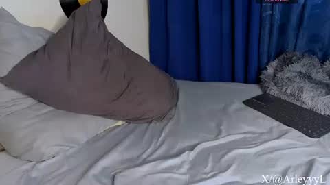 bluelatin22 online show from 24, 7, 2026