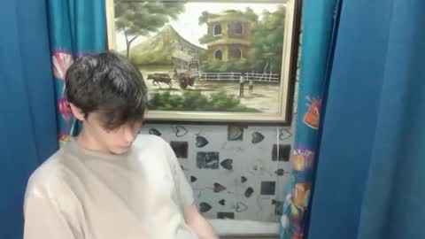 Snapshot of blueyedboyinasia chatting on 21, 5, 2026 blueeyedboyisasia online show from 21, 5, 2026