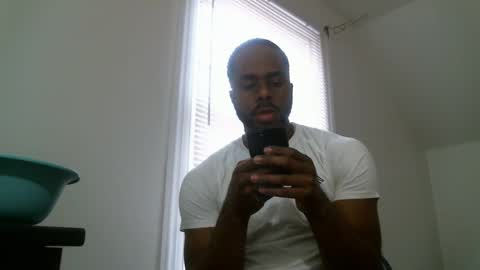 Snapshot of bluffin_mcmuffin chatting on 19, 11, 2025 bluffin_mcmuffin online show from 19, 11, 2025