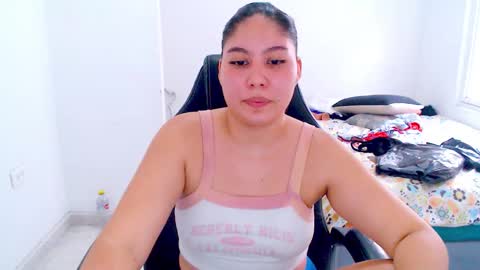  Hey guysI am BrendaWelcome my room online show from 19, 11, 2025