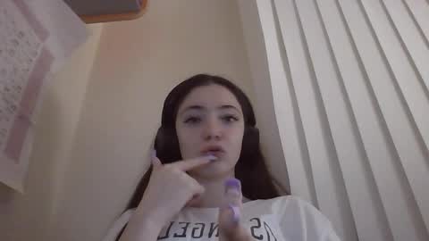 Snapshot of blushed_vita chatting on 8, 11, 2025 blushed_vita online show from 8, 11, 2025