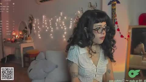 Snapshot of blushing_nymph chatting on 28, 2, 2025 Im Nym Justa nymph on twitter and IG online show from 28, 2, 2025
