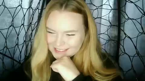 blushing_star online show from 14, 9, 2025